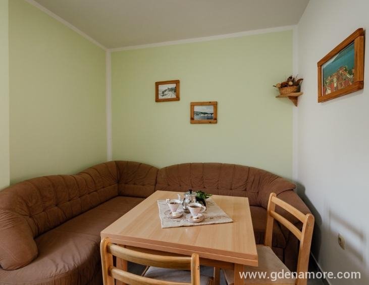 IMG-1b444e427e899a140e9fafc5aed8a94e-V