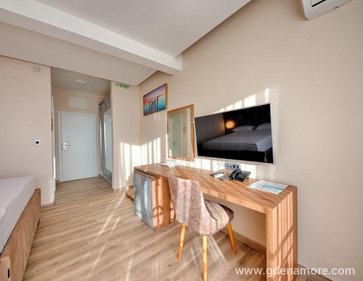 ADI_1040_HDR