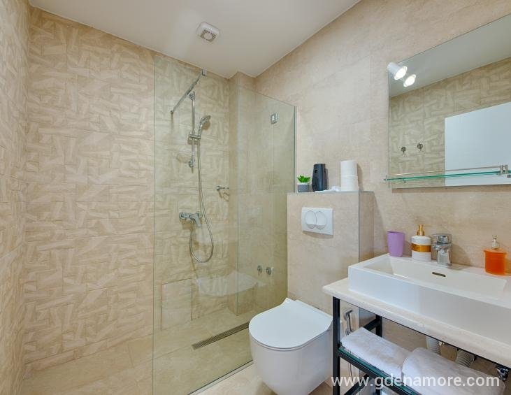 ADI_1058_HDR