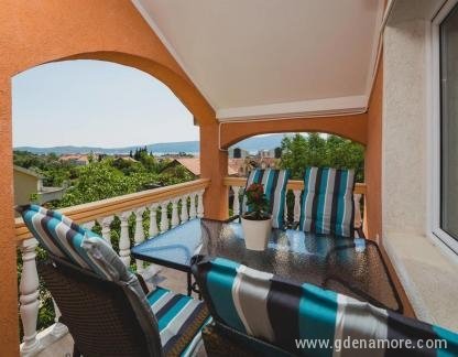 Apartmani Kovač Seljanovo, privatni smeštaj u mestu Tivat, Crna Gora - Balkon