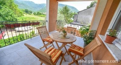 Apartman Radanović, privatni smeštaj u mestu Lastva Grbaljska, Crna Gora