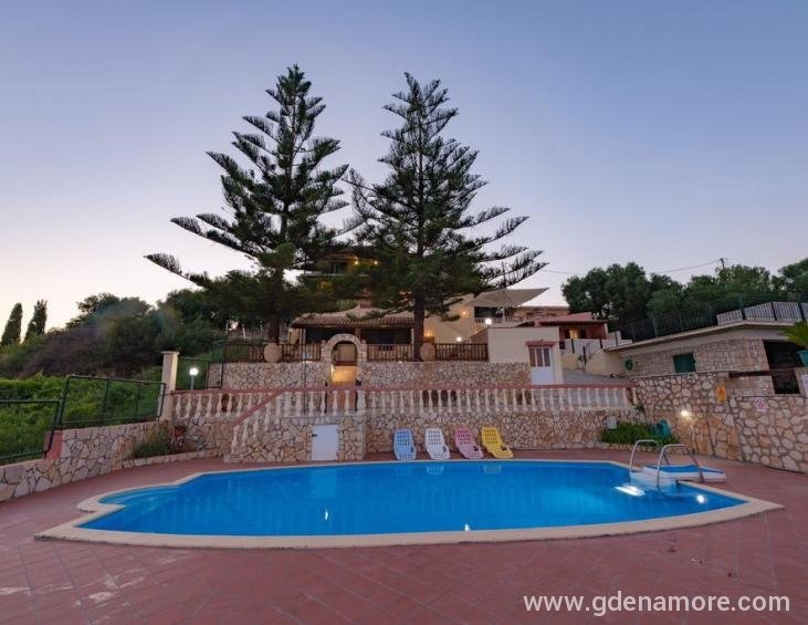 kefalonian-360-degrees-sunrise-apartments-svoronat