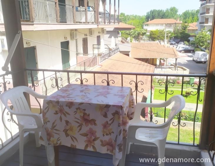 balcony studio 2-3pax