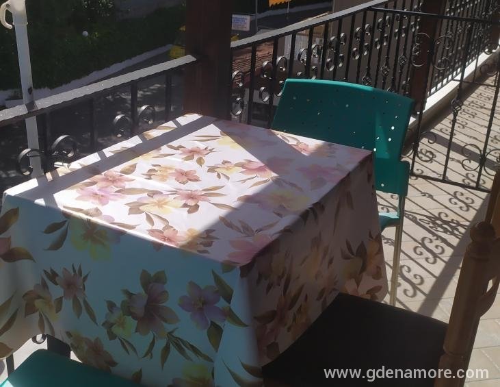 balcony studio 2-3pax