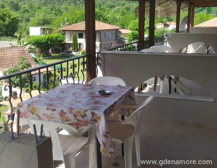 balcony studio 2-3pax