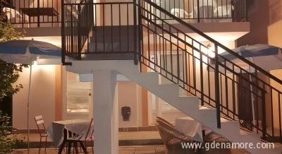 Apartmani Jelena, privatni smeštaj u mestu Bijela, Crna Gora