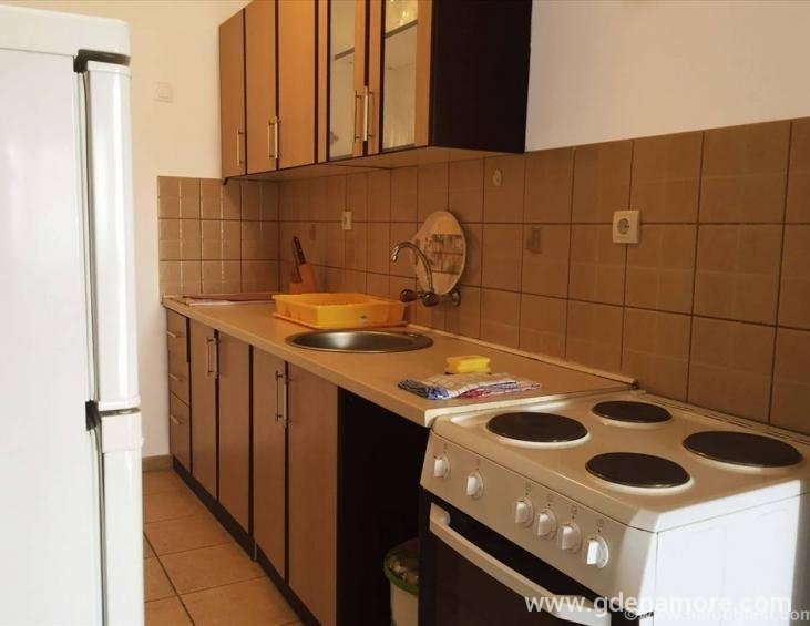 Kaludjerovina, Tivat, Smestaj, Letovanje, Crna Gor