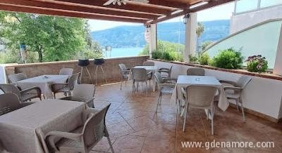 APARTMANI BAŠIĆ - NOVO U PONUDI! IZLETI GLISEROM                         , privatni smeštaj u mestu Herceg Novi, Crna Gora
