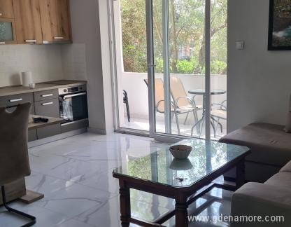 Apartment Blue Adriatic Tivat, privatni smeštaj u mestu Tivat, Crna Gora - 20230610_102844