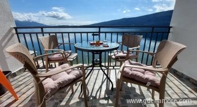 Đina, privatni smeštaj u mestu Baošići, Crna Gora