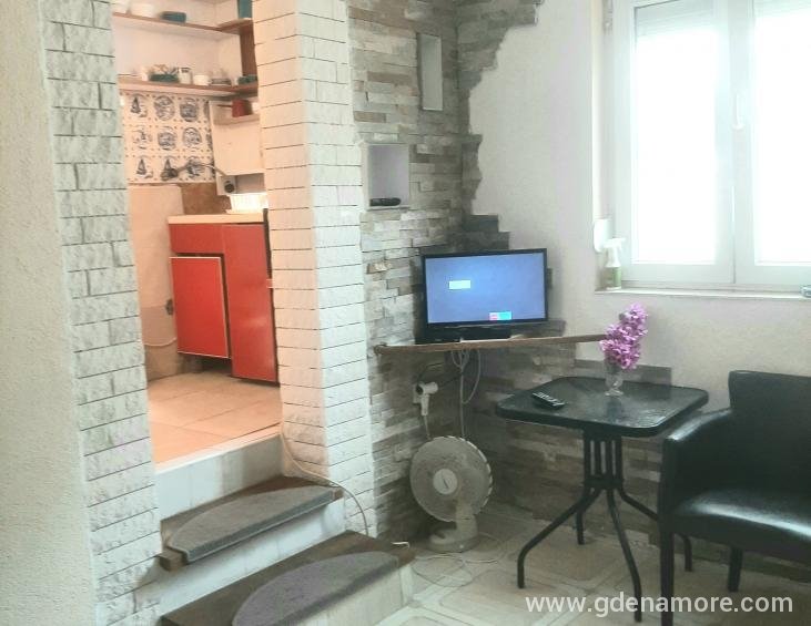Mali apartman