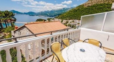 Adriatic, privatni smeštaj u mestu Sveti Stefan, Crna Gora