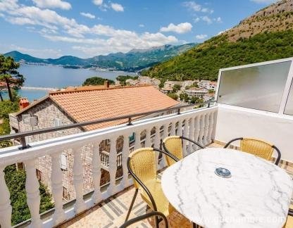 Adriatic, privatni smeštaj u mestu Sveti Stefan, Crna Gora - Duplex apartman