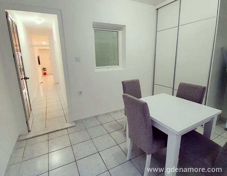 Apartman sa balkonom