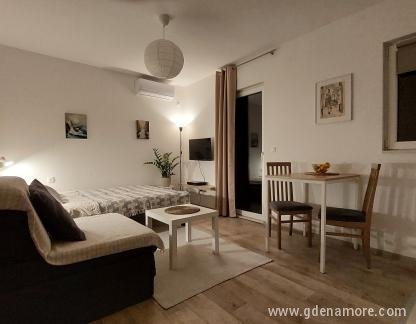 ☀️ ️Apartmani Galeb _ IGALO , частни квартири в града Igalo, Черна Гора - 20231008_190047-01