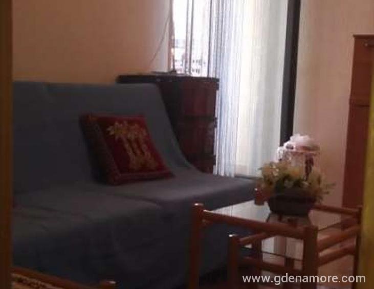 crna-gora-baosici-apartman-2423339-2657641
