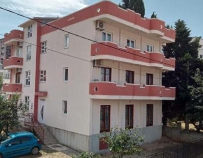 Apartment Ada , privatni smeštaj u mestu Dobre Vode, Crna Gora - IMG-20250413-WA0005