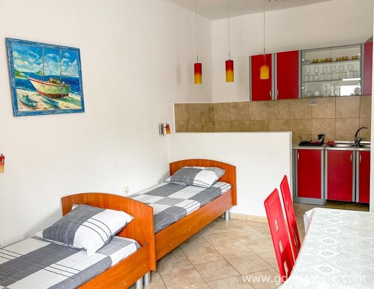 Četvorokrevetni studio apartman 1