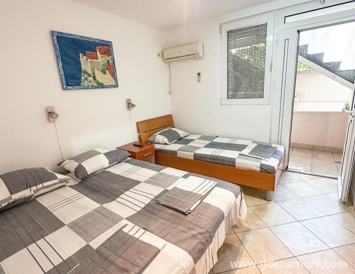 Trokrevetni studio apartman