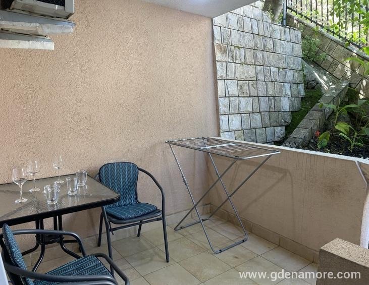 Trokrevetni studio apartman