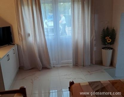 Apartman Krasiciban, Magán szállás a községben Kra&scaron;ići, Montenegr&oacute; - 0-02-05-62c8cc0e274f27f9f4f426ef29477132cd75196867