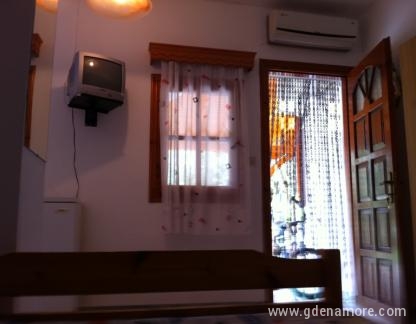 Mantzanas Apartments, privatni smeštaj u mestu Sithonia, Grčka