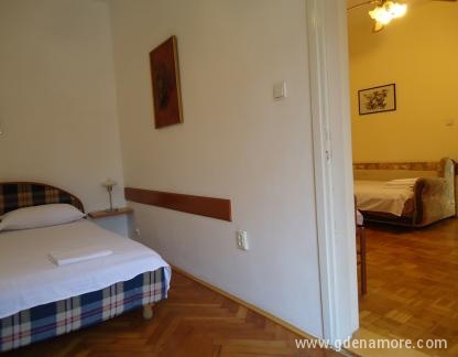 Apartmani Maslina-Savina, privatni smeštaj u mestu Herceg Novi, Crna Gora