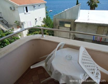 Apartmani Maslina-Savina, privatni smeštaj u mestu Herceg Novi, Crna Gora