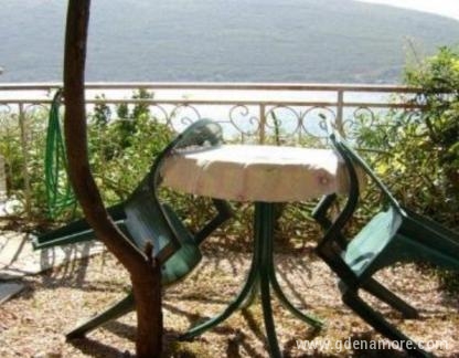 Apartmaji in sobe Vulović-Kumbor, zasebne nastanitve v mestu Kumbor, Črna gora