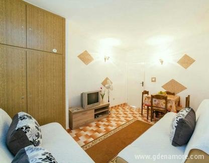 Apartmaji Androvic, zasebne nastanitve v mestu Buljarica, Črna gora