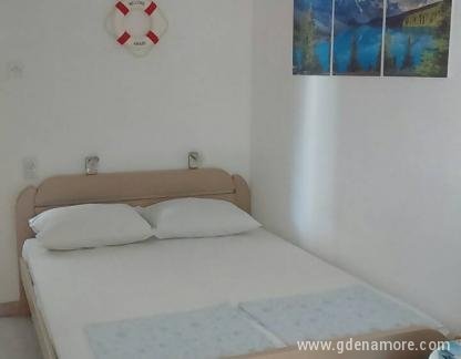 Dom za odmor J&S, privatni smeštaj u mestu Sutomore, Crna Gora - Soba1