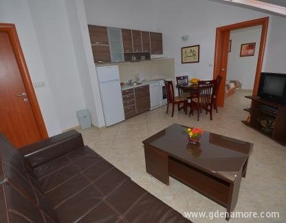 Braca Vojvodic apartmanok, Magán szállás a községben Djenović, Montenegró - 000_4143