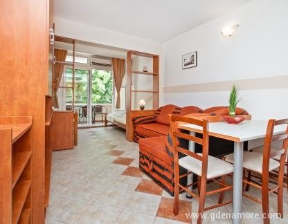 Апартаменти Вила Попович, частни квартири в града Orahovac, Черна Гора - 6005BA65-39BA-4EA6-816C-1E3C2CBD5BD7
