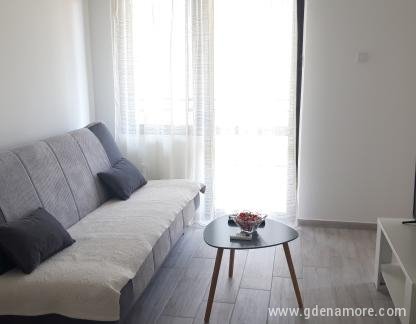 Bonaca Apartments, частни квартири в града Orahovac, Черна Гора - 20190723_130304