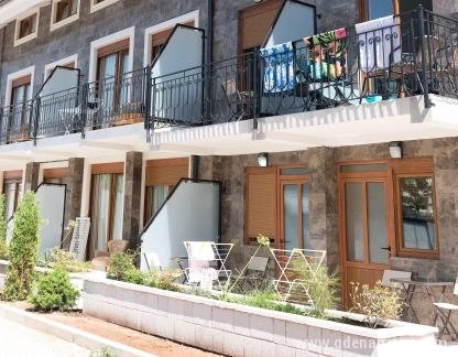 Appartements Trojanovic Obala, logement privé à Tivat, Monténégro - 75B_0821