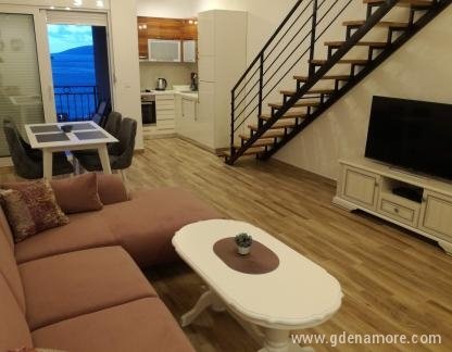 Апартаменти Tre Sorelle, частни квартири в града Kumbor, Черна Гора - 01