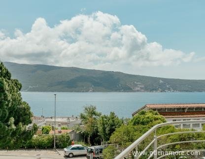 Οικογενειακός ήλιος, ενοικιαζόμενα δωμάτια στο μέρος Herceg Novi, Montenegro - 1