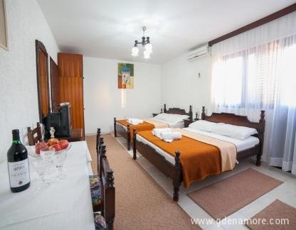 Guest House 4M Gregović, zasebne nastanitve v mestu Petrovac, Črna gora - 44810518