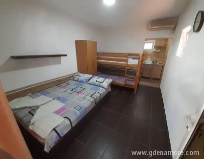 Διαμερίσματα Ristic Zoran, ενοικιαζόμενα δωμάτια στο μέρος Dobre Vode, Montenegro - A2_01