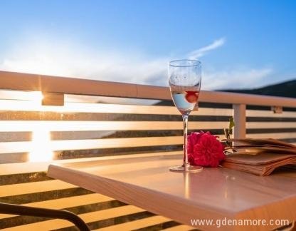 Ferienwohnungen Bojovic, Privatunterkunft im Ort Zanjice, Montenegro - Balkon