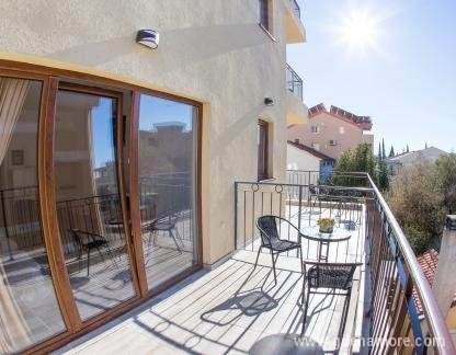 Arvala Lux Apartments, privatni smeštaj u mestu Budva, Crna Gora - balkon2