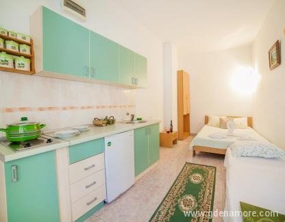 Guest House Ana, privatni smeštaj u mestu Buljarica, Crna Gora - 1532_3_5760072ebc7d6