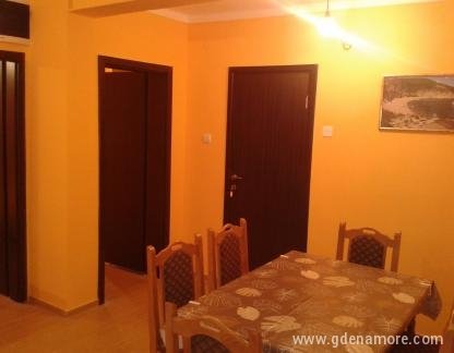 Apartmanok Zunjic, Magán szállás a községben Sutomore, Montenegró - 20130619_234254