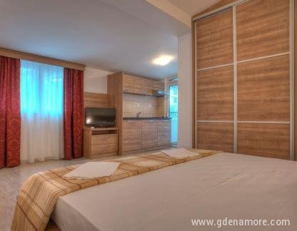Maison d'hôtes Maslina, logement privé à Petrovac, Monténégro - 8E20DD57-6683-49EA-9E98-546B77A1B613