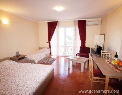 Apartman broj 7, zasebne nastanitve v mestu Igalo, Črna gora - FB_IMG_1682010129211