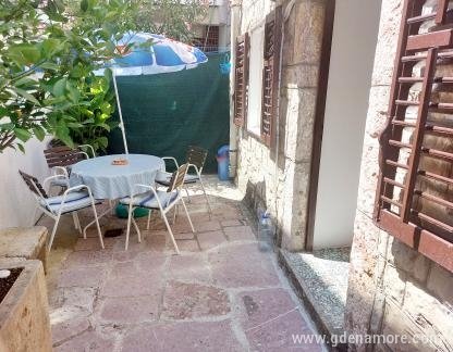Sutomore Nastanitev Lukšič, zasebne nastanitve v mestu Sutomore, Črna gora - 20230708_143235