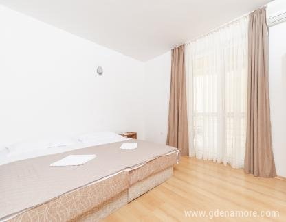 Apartmaji "Tri Ribara", zasebne nastanitve v mestu Rafailovići, Črna gora - 098A7163