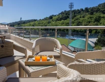 Apartments Del Mar, privatni smeštaj u mestu Petrovac, Crna Gora - Photo-1