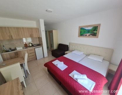 Apartmani Val Sutomore, privatni smeštaj u mestu Sutomore, Crna Gora - 0-02-05-5e0d1f3842374450bd932b26ebe05f4318824d91b2