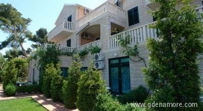 Apartmani Šantić, privatni smeštaj u mestu Postira, Hrvatska